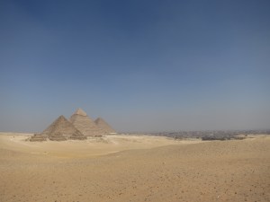 From front to back: the Pyramid of Menkaure with its three mini-pyramids, the Pyramid of Khafre, and the Great Pyramid of Giza