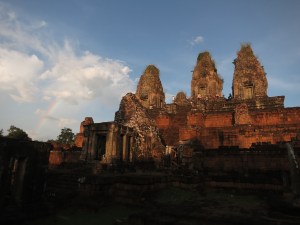 Prae Rup, looking vaguely hairy and prettily red at sunset